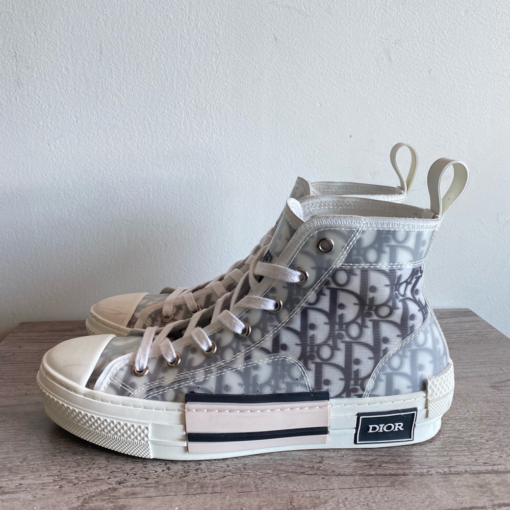 B23 High-Top Dior Sneaker